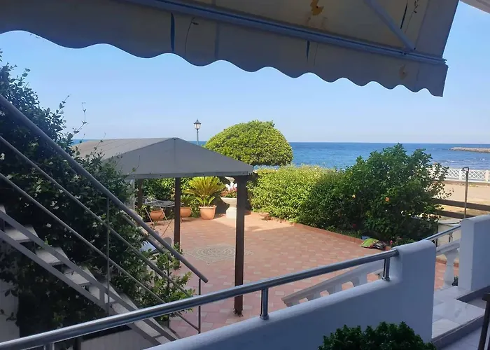 Family Sea & Garden View Apartment
